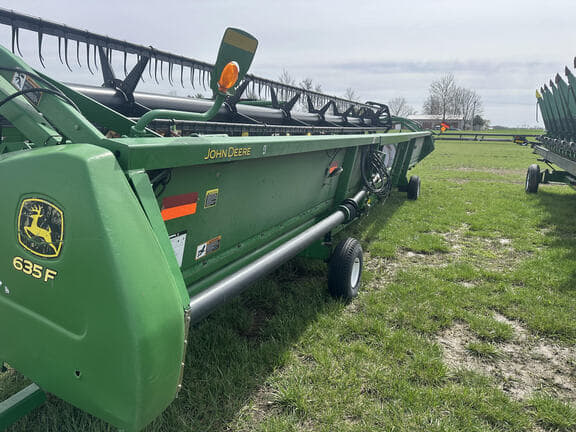 Image of John Deere 635F Image 1