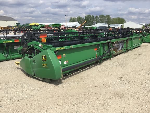 Image of John Deere 635F equipment image 4