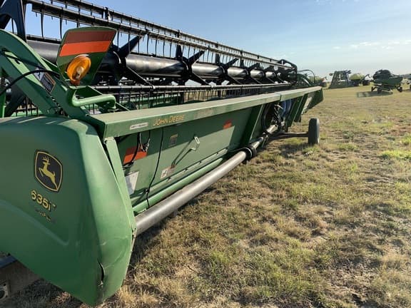 Image of John Deere 635F equipment image 2