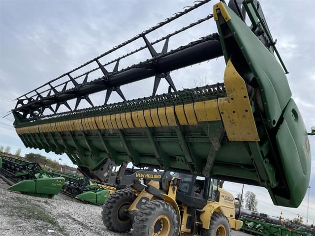 Image of John Deere 635F equipment image 4
