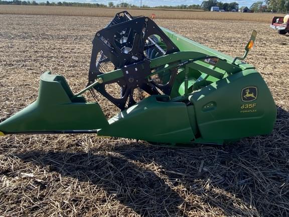 Image of John Deere 635F equipment image 4