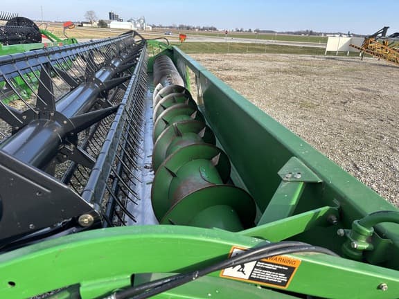 Image of John Deere 635F equipment image 4