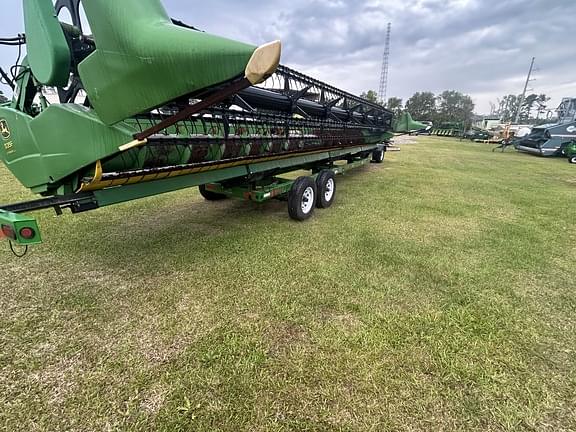 Image of John Deere 635F equipment image 2