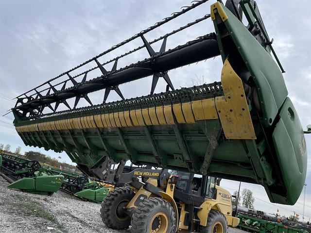 Image of John Deere 635F equipment image 4