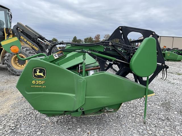 Image of John Deere 635F equipment image 3