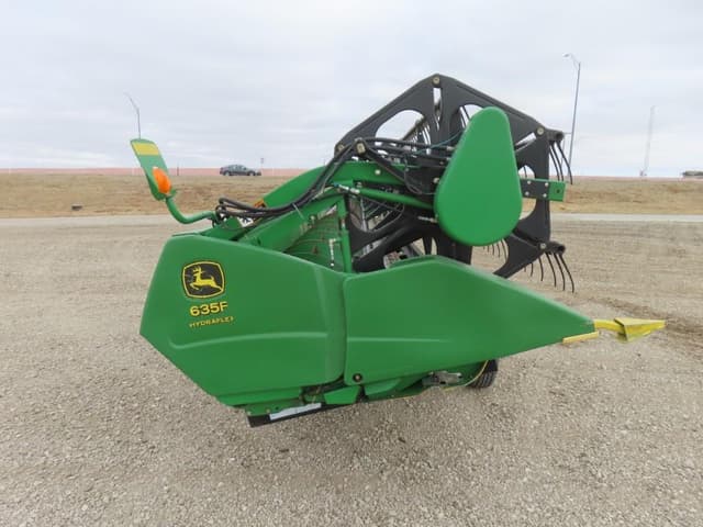 Image of John Deere 635F equipment image 3