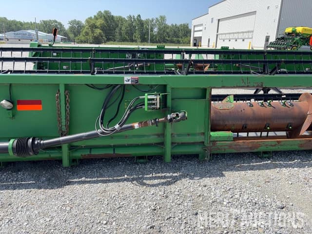 Image of John Deere 635F equipment image 4