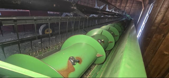 Image of John Deere 635F equipment image 4