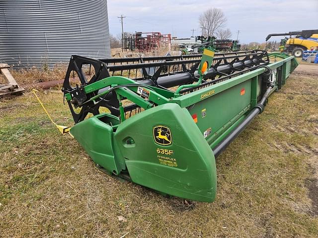 Image of John Deere 635F equipment image 3