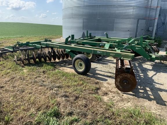 Image of John Deere 637 equipment image 3
