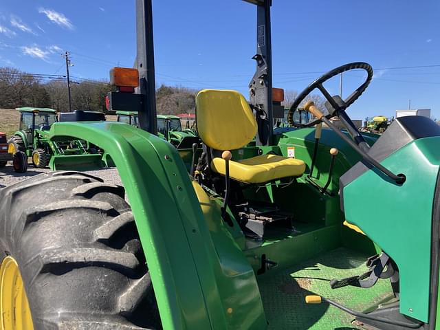 Image of John Deere 6403 equipment image 4