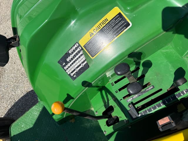 Image of John Deere 6403 equipment image 4