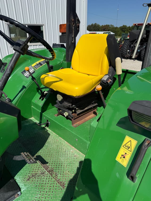 Image of John Deere 6403 equipment image 3