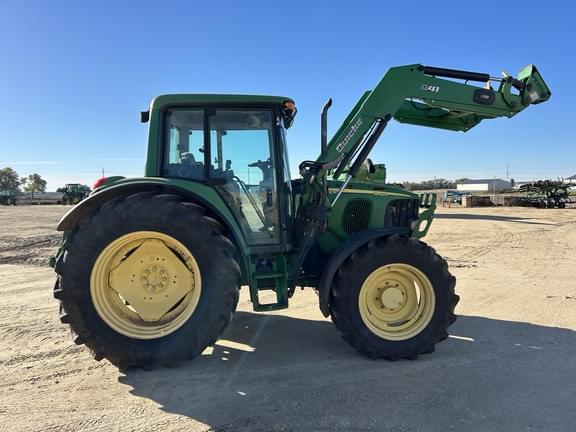 Image of John Deere 6420 equipment image 1