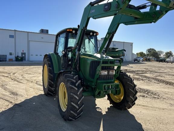 Image of John Deere 6420 equipment image 3