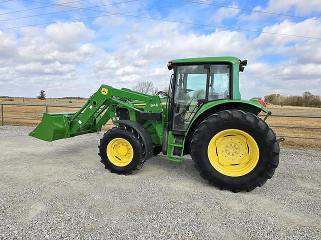 Image of John Deere 6420 equipment image 3