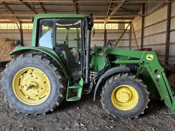 2006 John Deere 6420 Equipment Image0