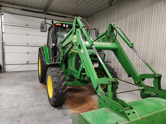 Image of John Deere 6420 equipment image 2