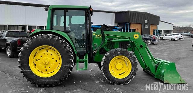 Image of John Deere 6420 equipment image 4