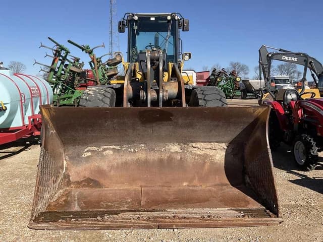 Image of John Deere 644J equipment image 1