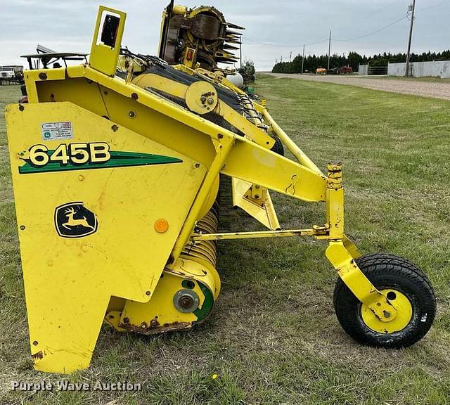 Image of John Deere 645B equipment image 3
