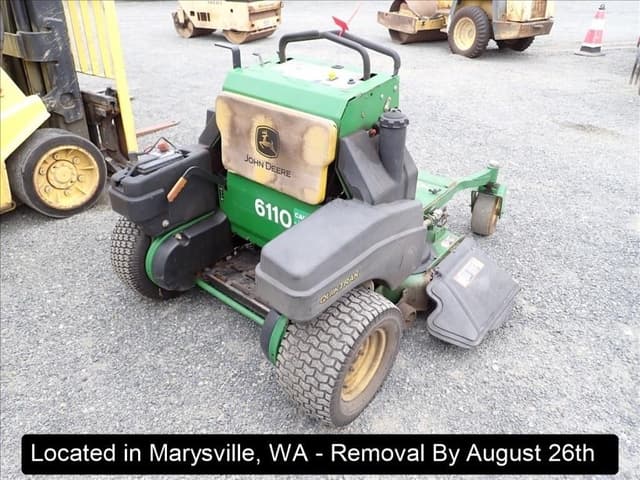 Image of John Deere 647A equipment image 4