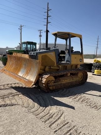 2006 John Deere 650J Equipment Image0