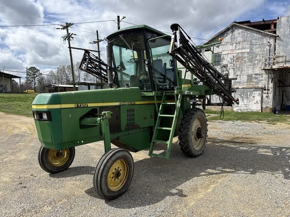 2006 John Deere 6700 Equipment Image0