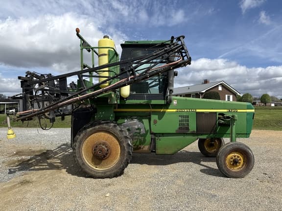 Image of John Deere 6700 equipment image 4