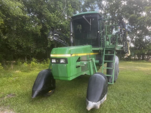 Main image John Deere 6700