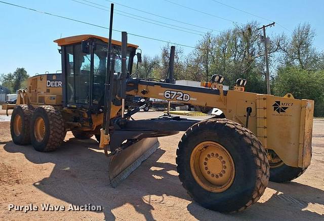 Image of John Deere 672D equipment image 3