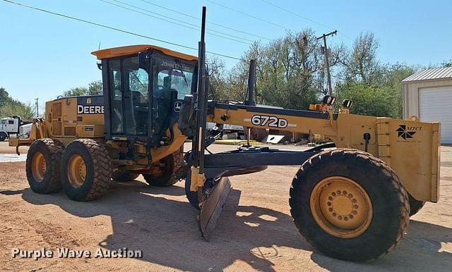 Image of John Deere 672D equipment image 4