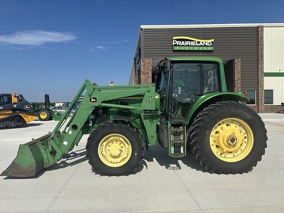 Image of John Deere 7220 equipment image 1