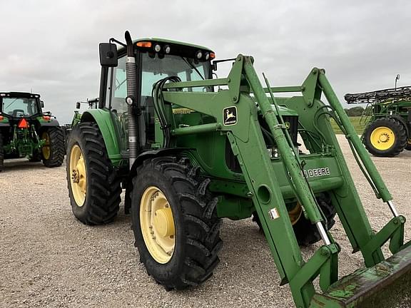 Image of John Deere 7220 equipment image 3