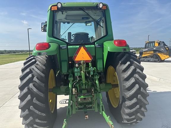 Image of John Deere 7220 equipment image 3