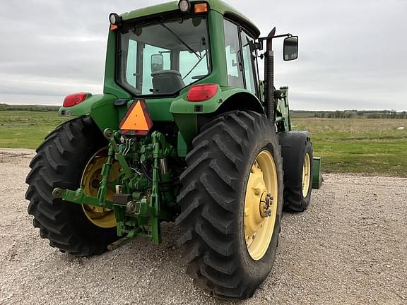 Image of John Deere 7220 equipment image 2