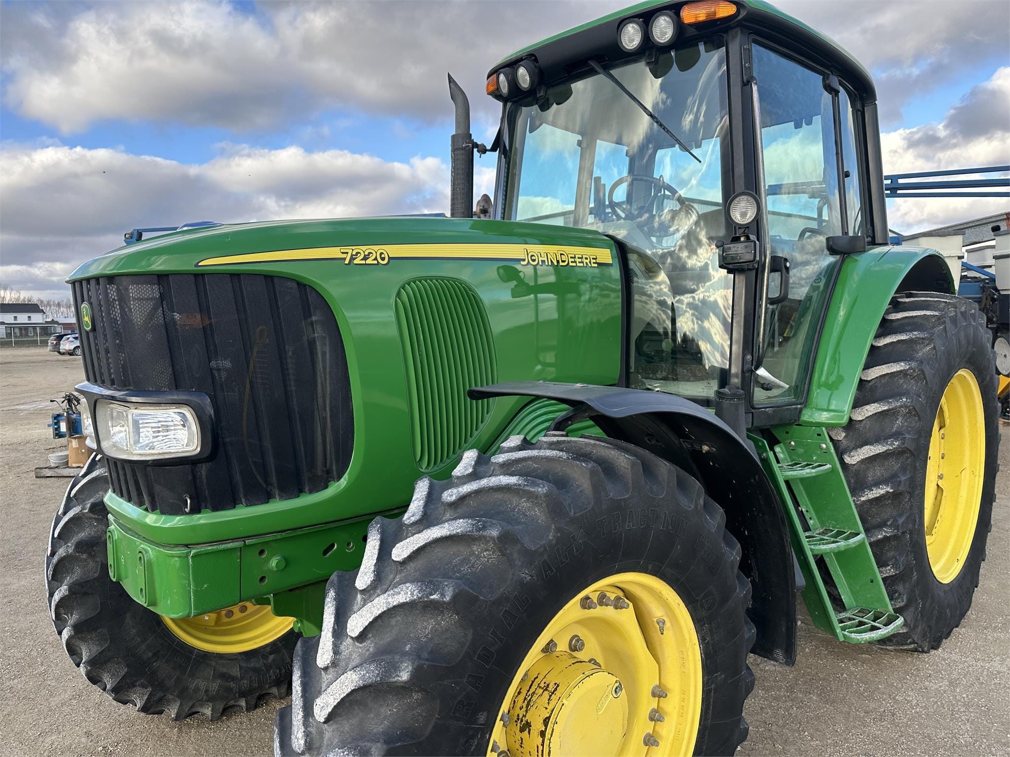 Main image John Deere 7220