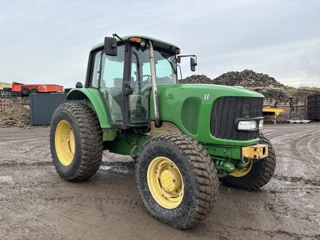 Image of John Deere 7220 equipment image 1