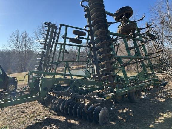 Image of John Deere 726 equipment image 2