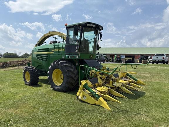 2006 John Deere 7300 Equipment Image0