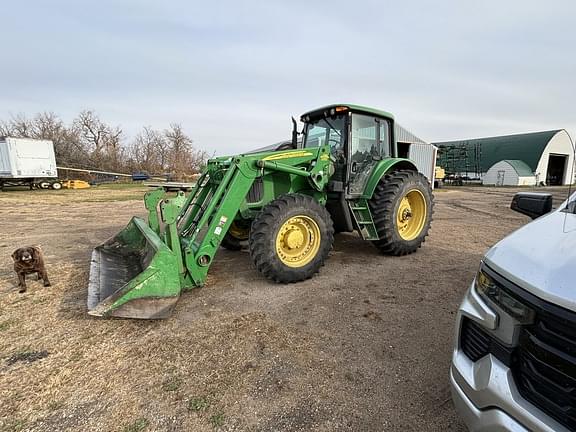 Image of John Deere 7320 Primary image