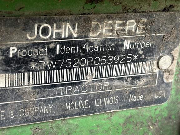 Image of John Deere 7320 equipment image 2