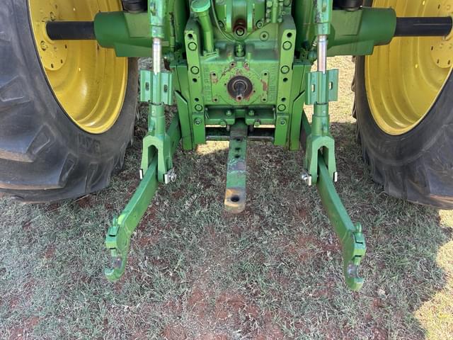 Image of John Deere 7320 equipment image 4