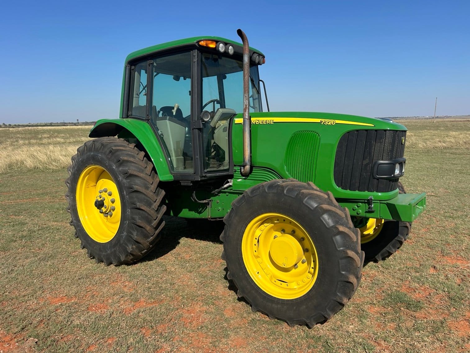 2006 John Deere 7320 Equipment Image0