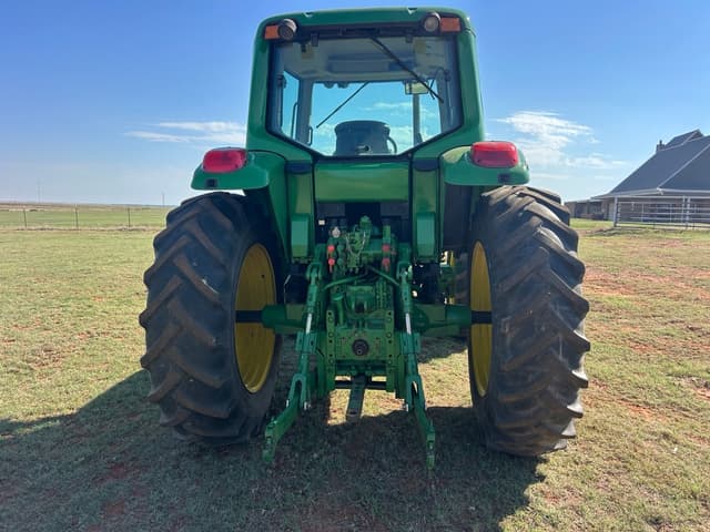 Image of John Deere 7320 equipment image 3