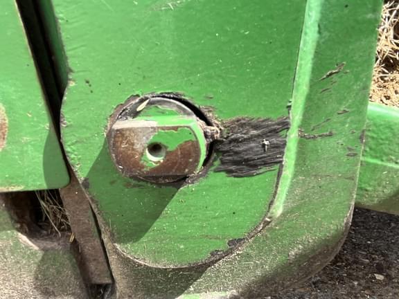 Image of John Deere 735 equipment image 3
