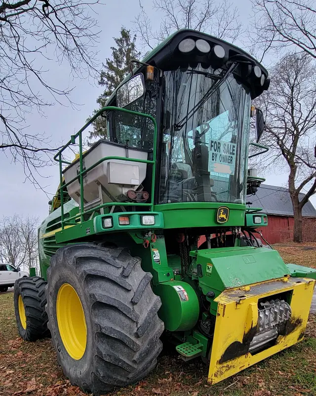 Image of John Deere 7400 equipment image 2