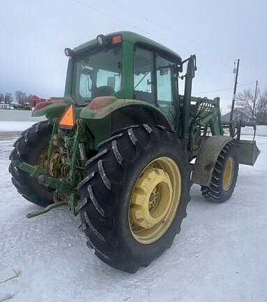 Image of John Deere 7420 equipment image 1