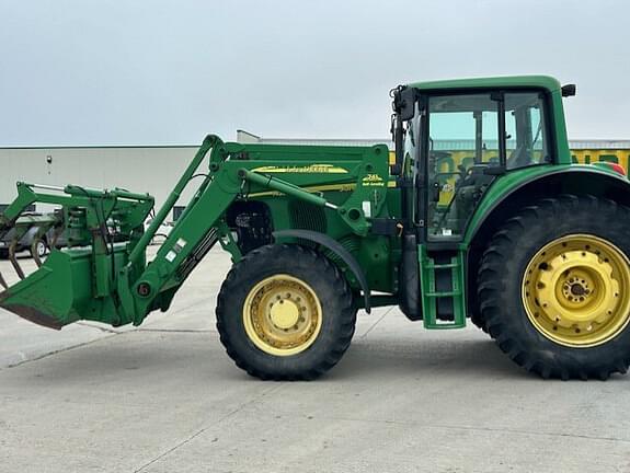 Image of John Deere 7420 equipment image 2