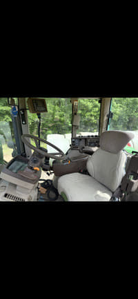 Image of John Deere 7420 equipment image 2